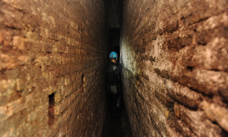 Interior Cloaca Massima.jpg